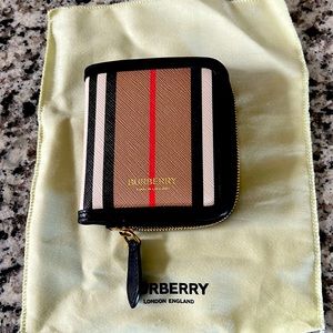 Burberry wallet like new